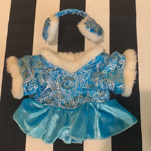 💕Lot of 2 Build-a-Bear dresses / matching earmuffs and shoes! Very light wear💕 - Picture 4 of 5